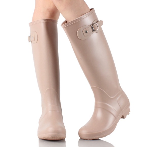 Classic Tall Wellington Rainboots Cream - Picture 2 of 6
